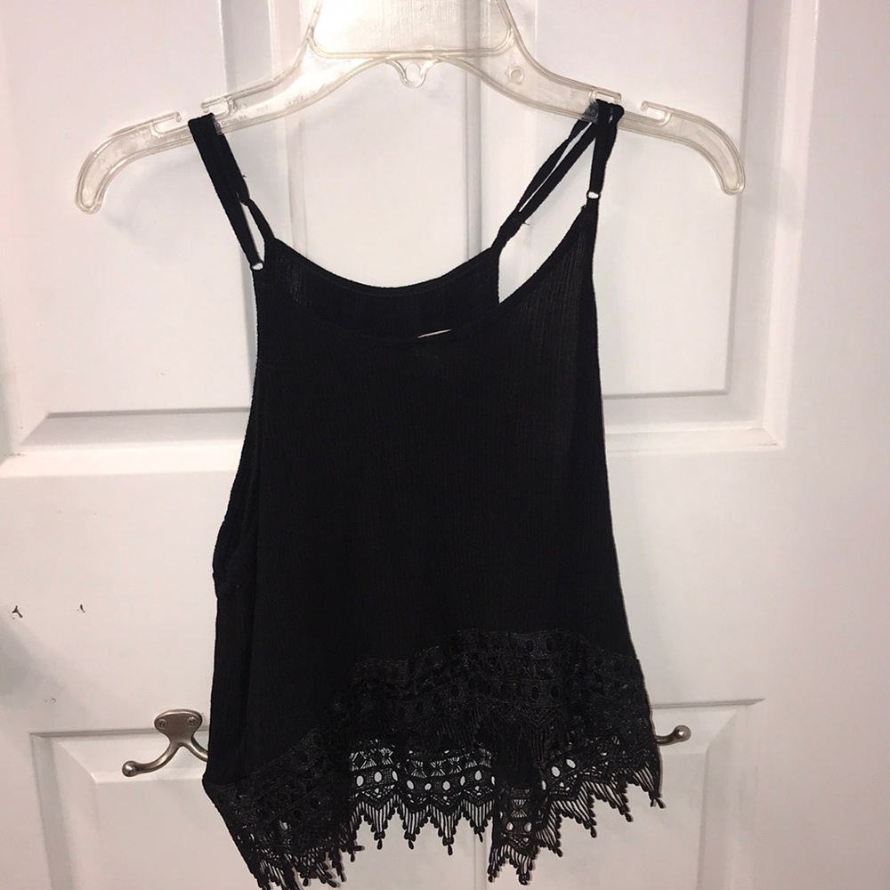 Cropped black tank